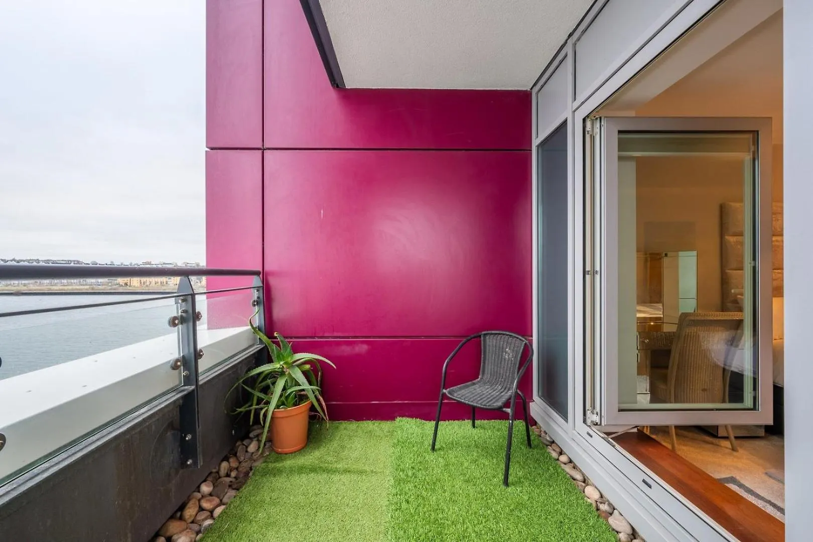 Bay Point By Ty Sa Apartment Cardiff
